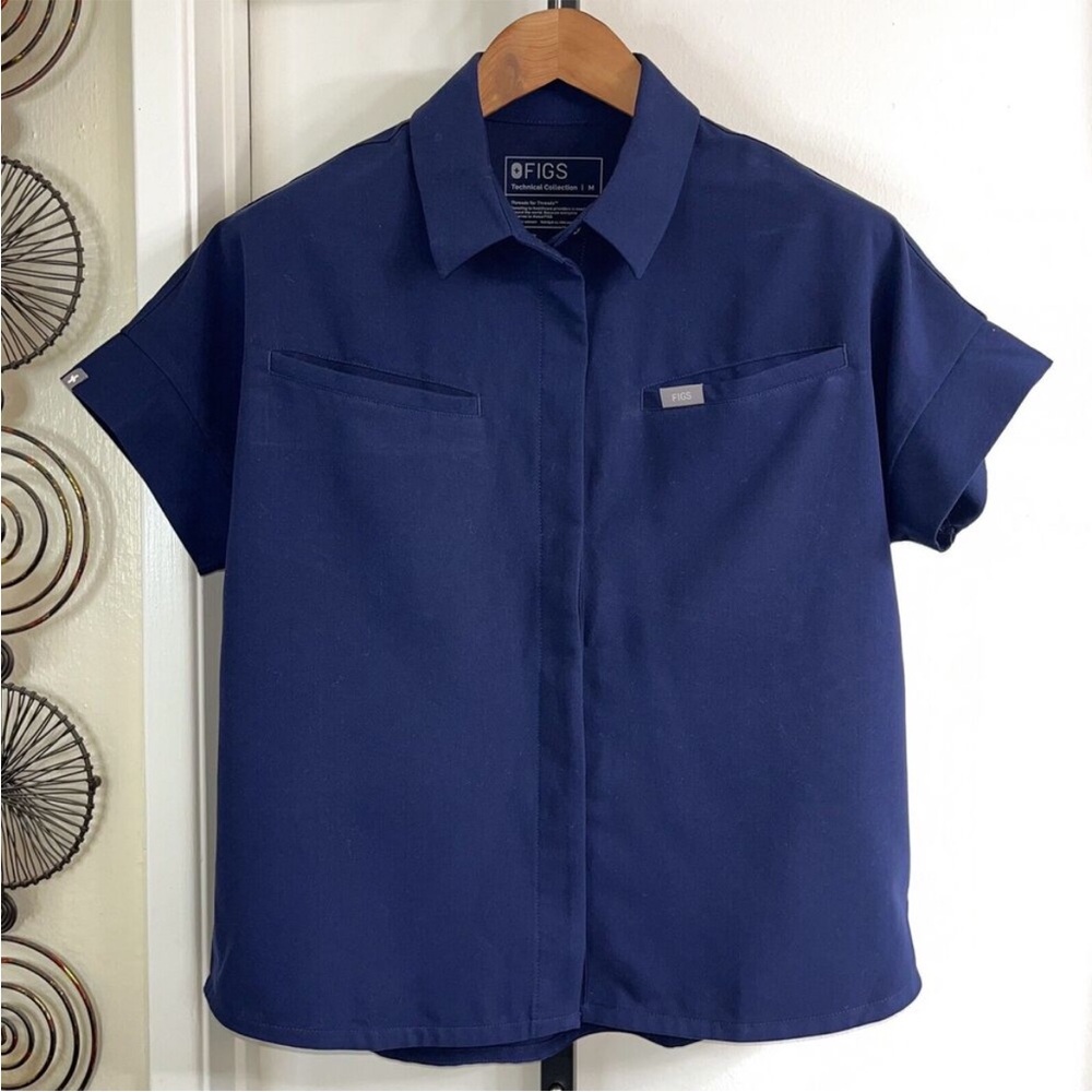 FIGS Womens Button Front Collared 2 Pocket Scrub Top - Navy, Size M